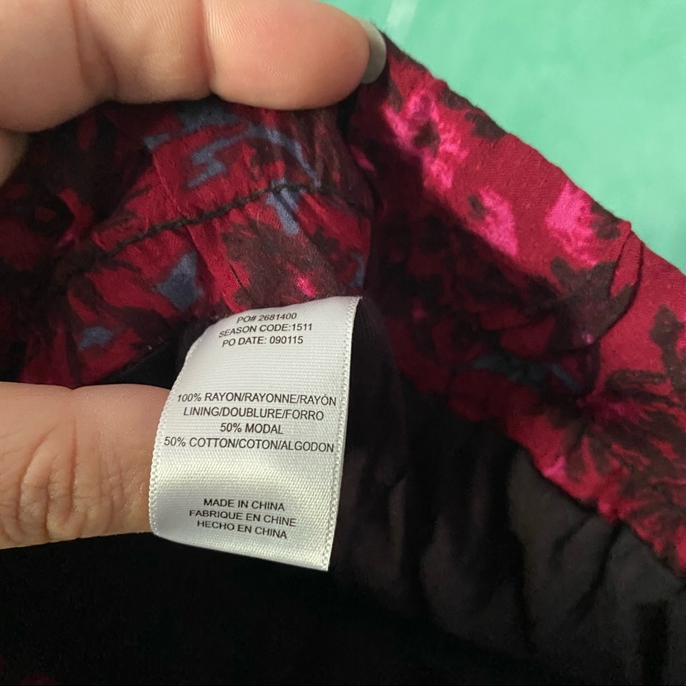 Splendid‎ maroon floral shorts XL - Picture 6 of 6